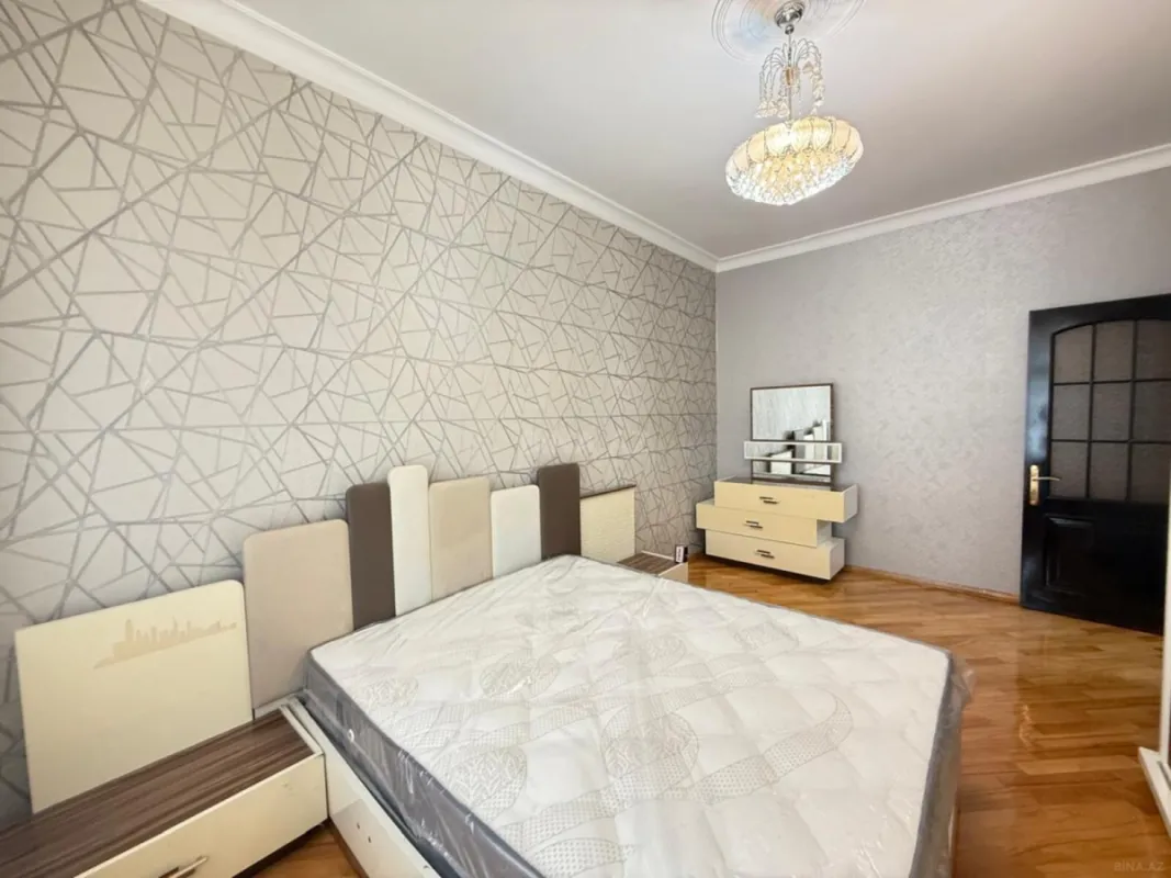 Kirayə verilir 2 otaqlı mənzil 110 m²