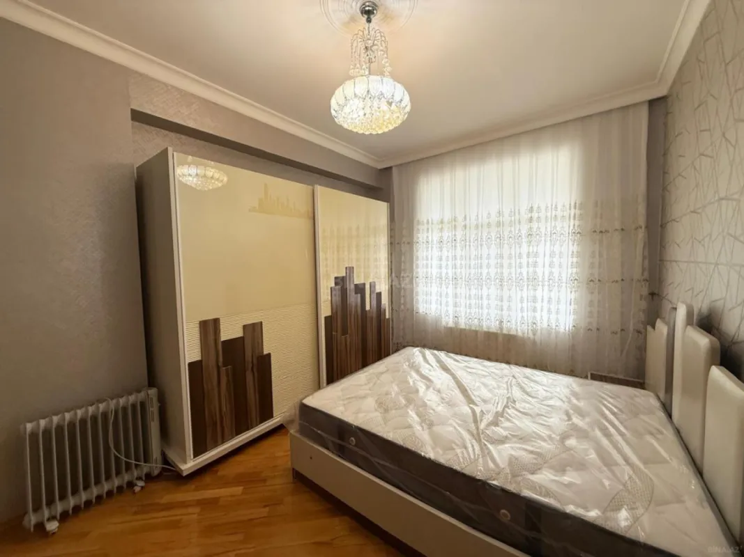 Kirayə verilir 2 otaqlı mənzil 110 m²