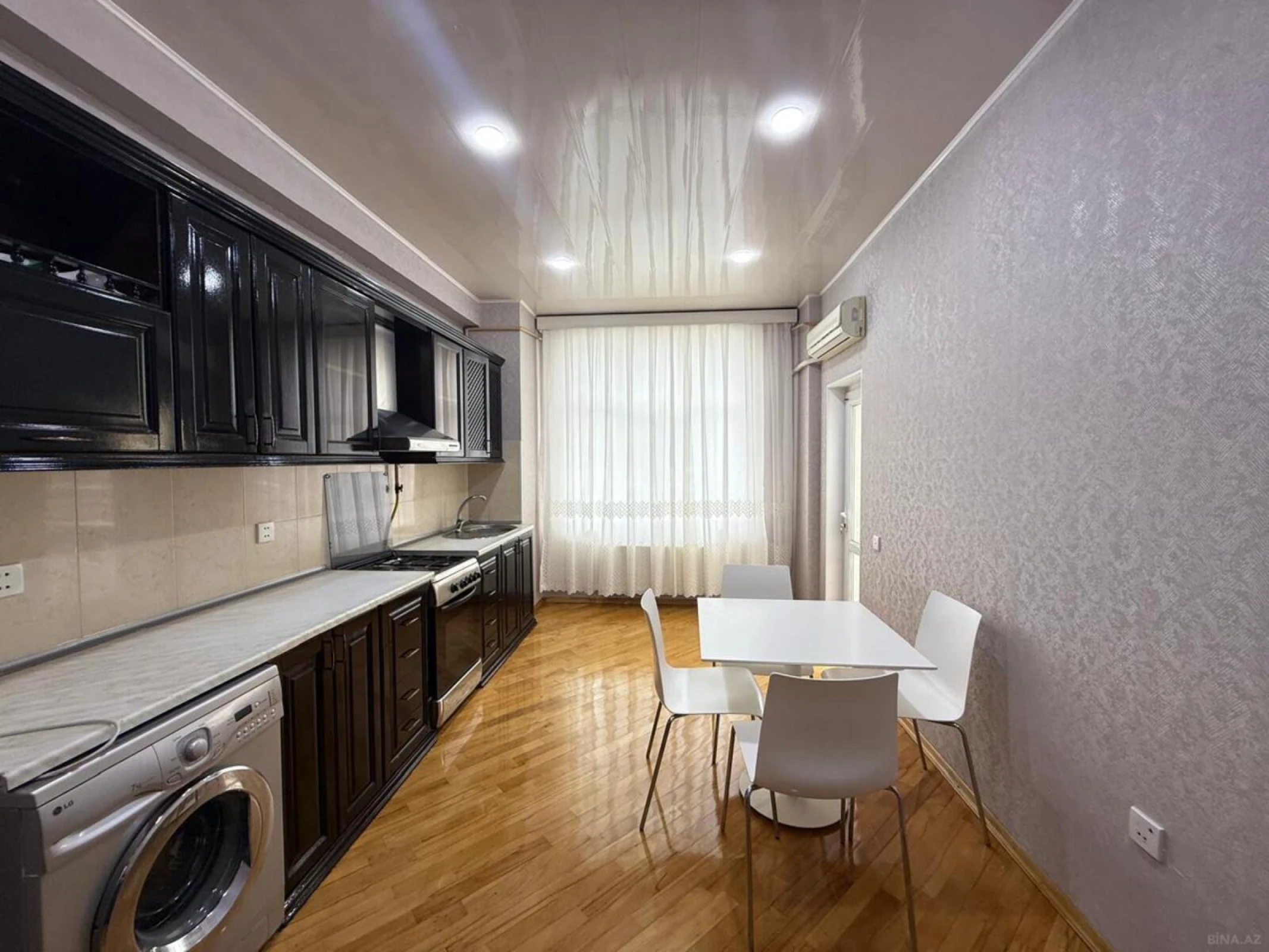 Kirayə verilir 2 otaqlı mənzil 110 m²