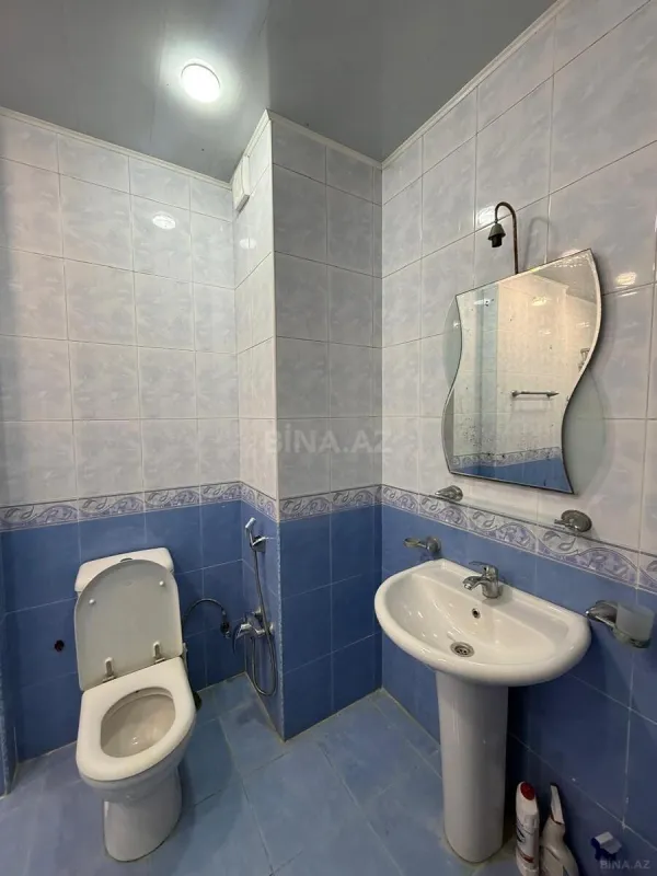 Kirayə verilir 2 otaqlı mənzil 110 m²