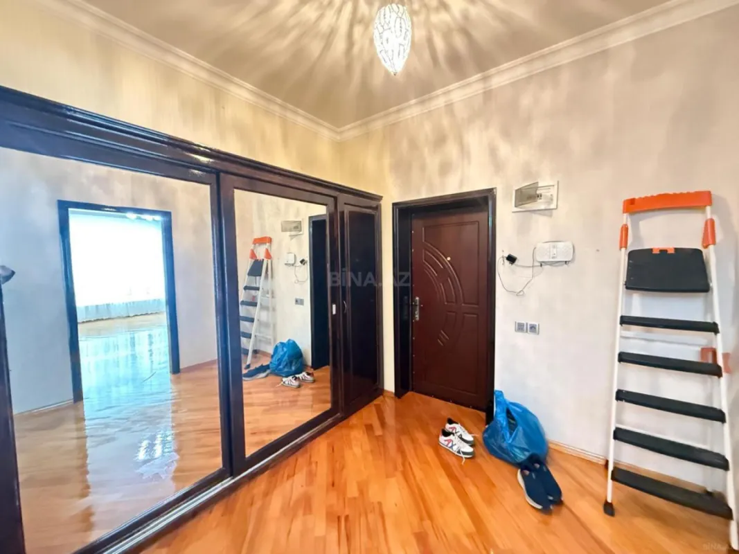 Kirayə verilir 2 otaqlı mənzil 110 m²