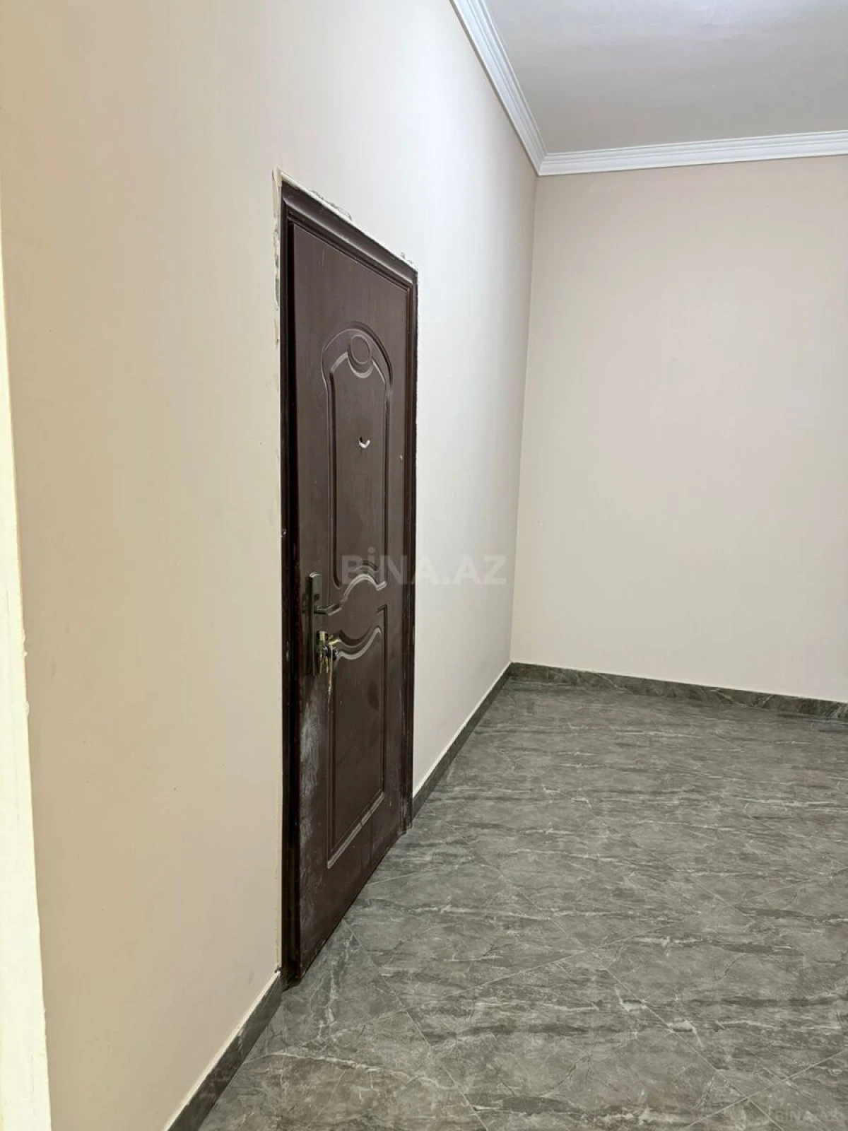 Satılır 4 otaqlı mənzil 185 m²