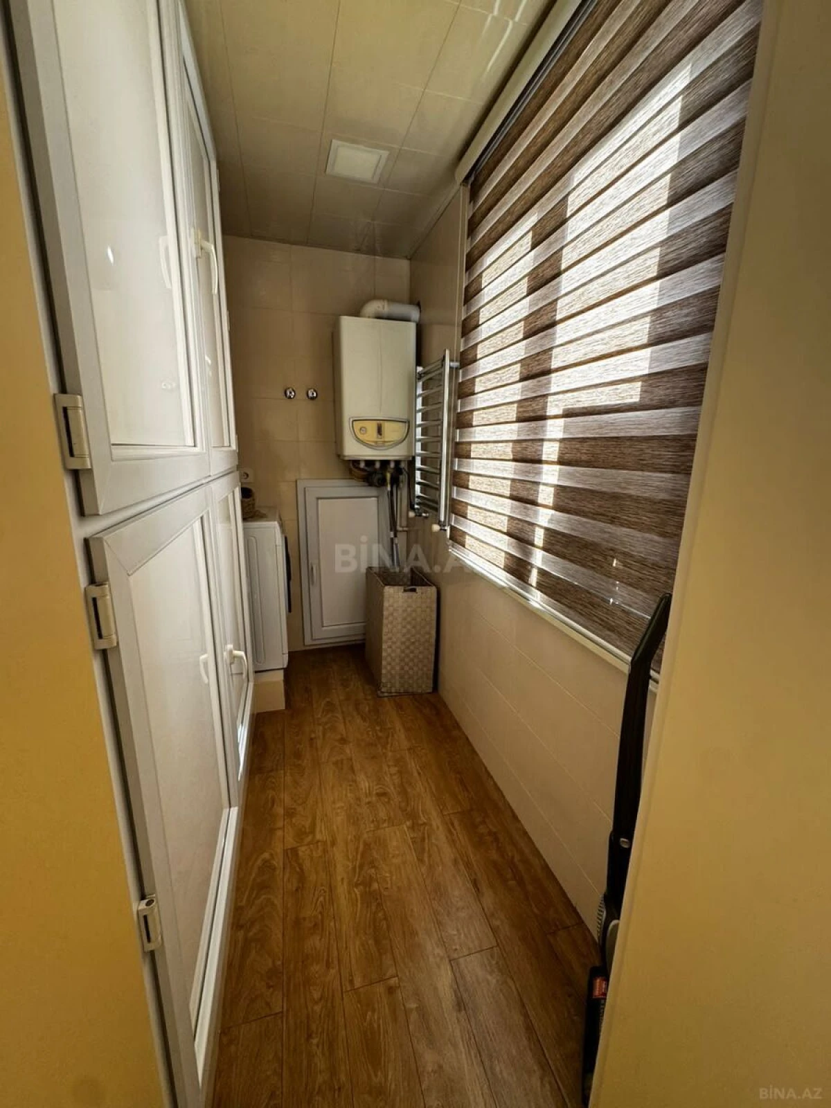 Satılır 5 otaqlı mənzil 220 m²