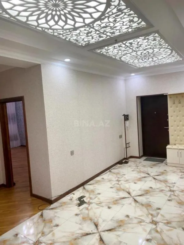 Satılır 4 otaqlı mənzil 147 m²
