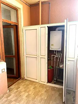 Satılır 4 otaqlı mənzil 147 m²