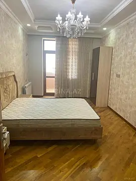 Satılır 4 otaqlı mənzil 147 m²