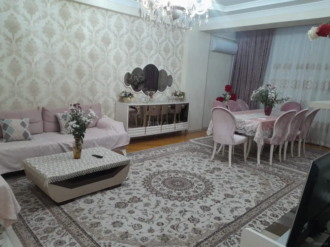 Satılır 3 otaqlı mənzil 132 m²