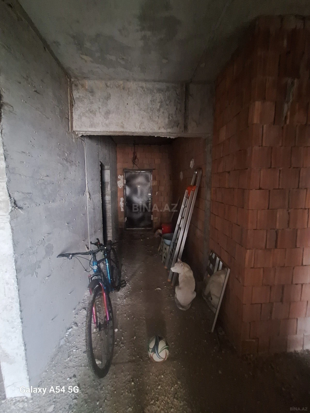 Satılır 2 otaqlı mənzil 92 m²