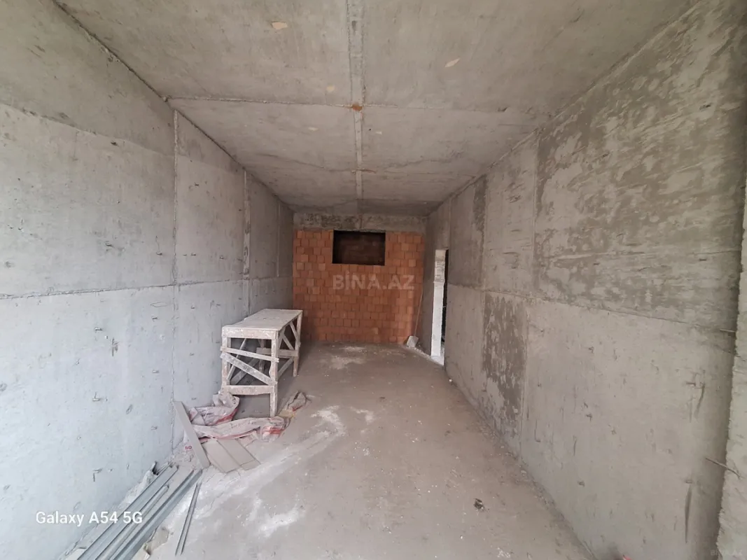 Satılır 2 otaqlı mənzil 92 m²