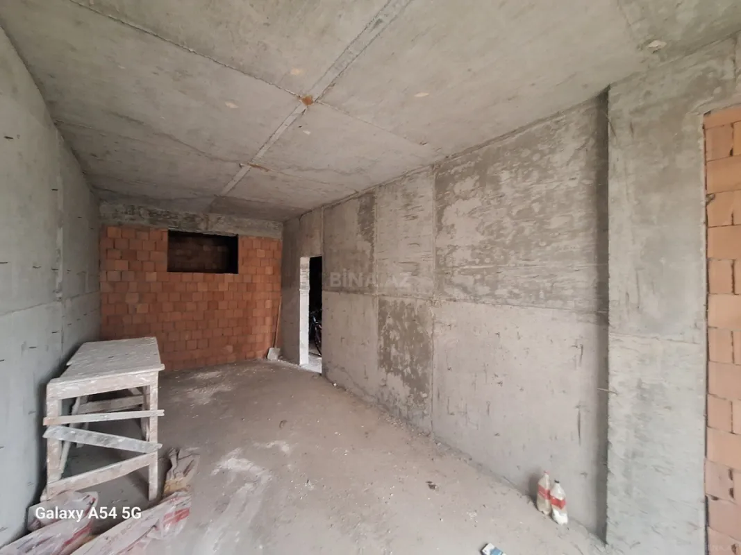 Satılır 2 otaqlı mənzil 92 m²
