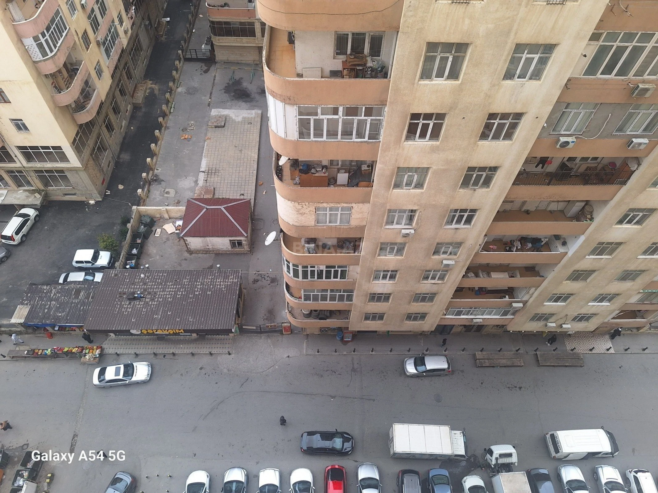 Satılır 2 otaqlı mənzil 92 m²