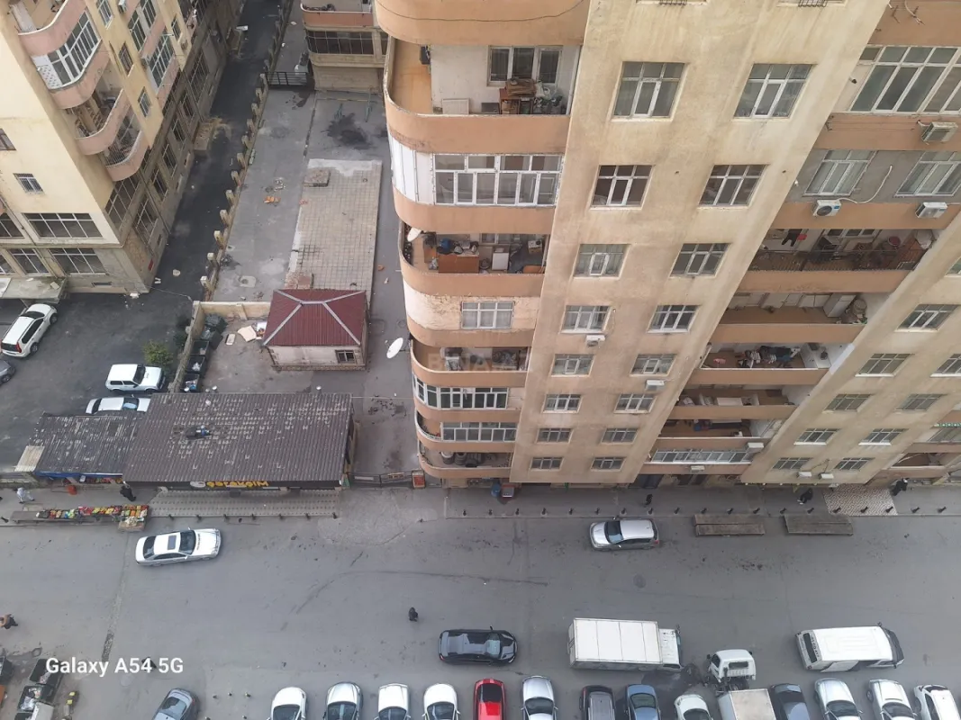 Satılır 2 otaqlı mənzil 92 m²