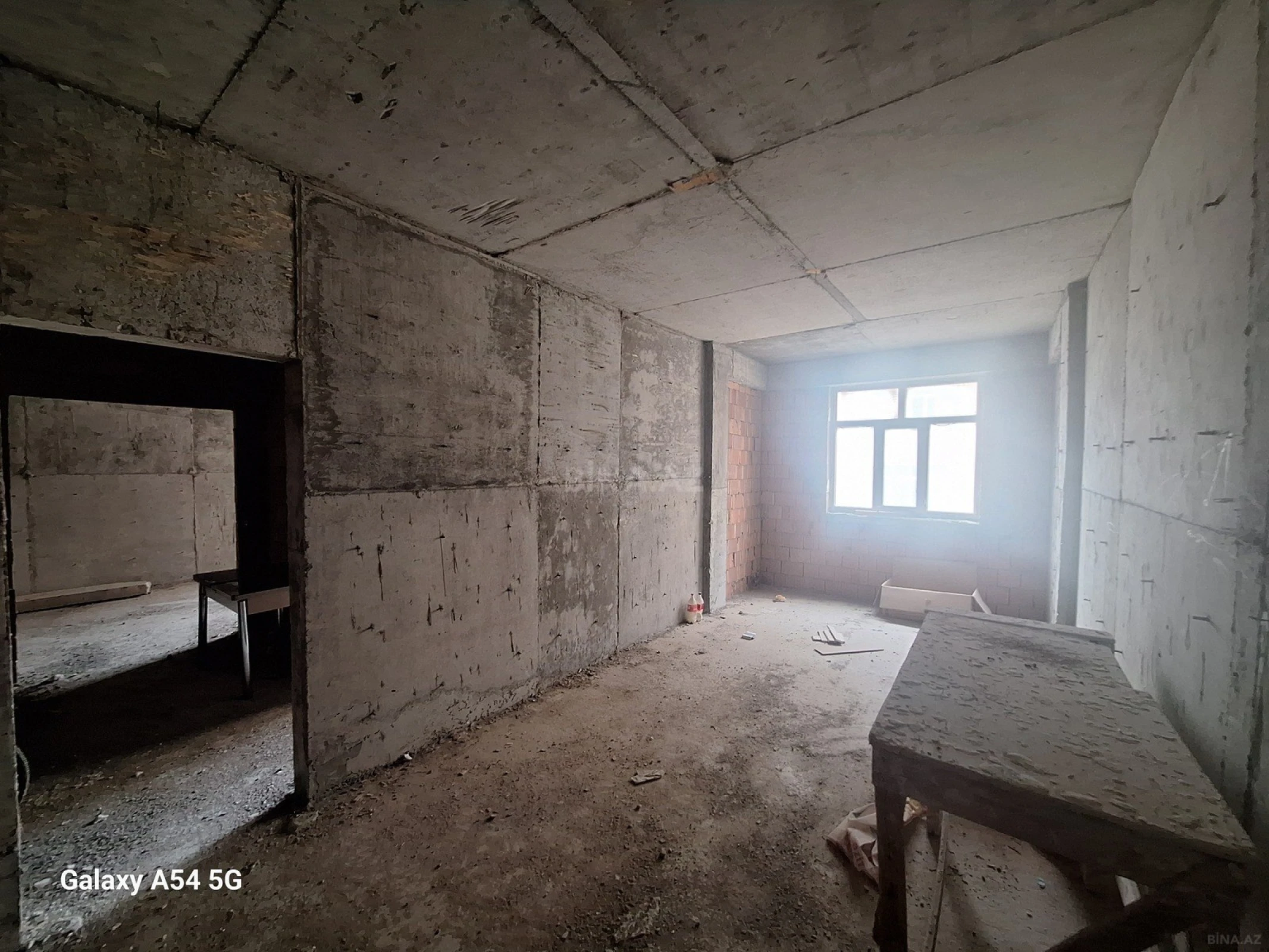 Satılır 2 otaqlı mənzil 92 m²