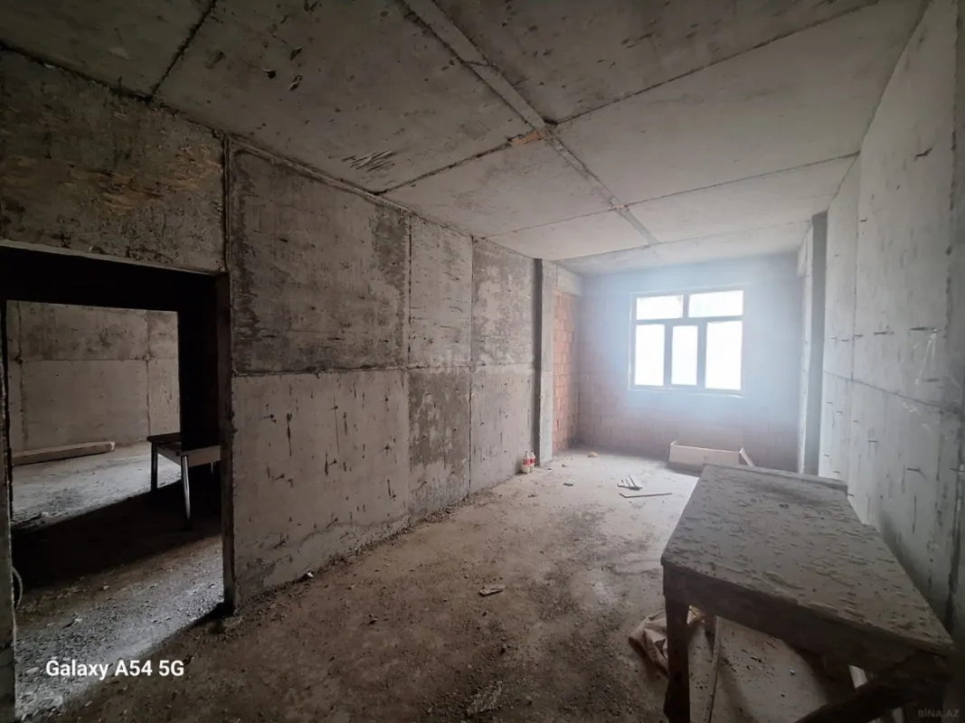 Satılır 2 otaqlı mənzil 92 m²