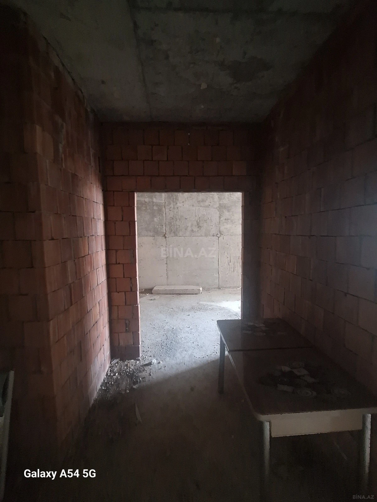 Satılır 2 otaqlı mənzil 92 m²