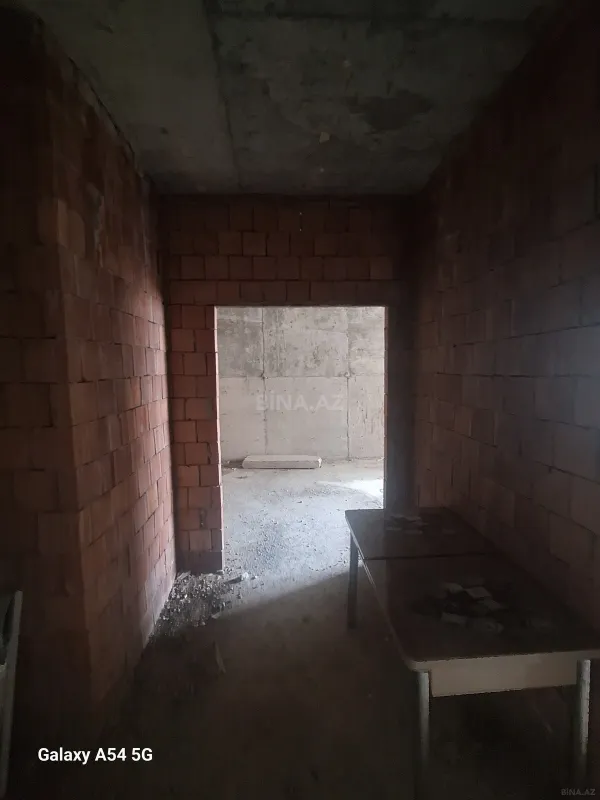 Satılır 2 otaqlı mənzil 92 m²