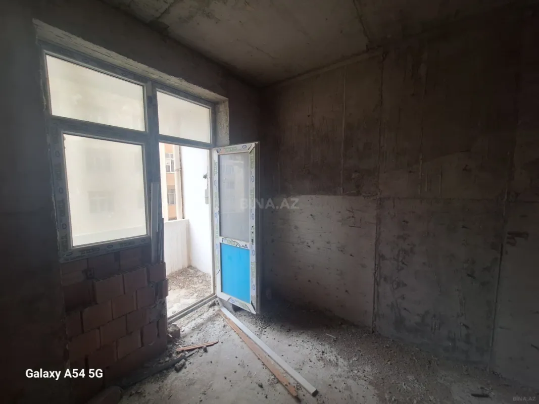 Satılır 2 otaqlı mənzil 92 m²
