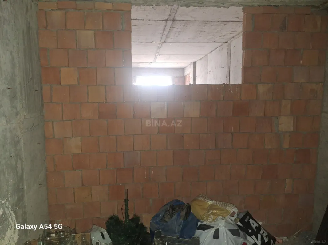 Satılır 2 otaqlı mənzil 92 m²