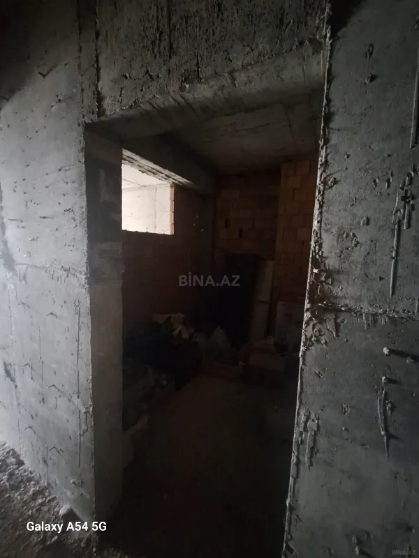 Satılır 2 otaqlı mənzil 92 m²