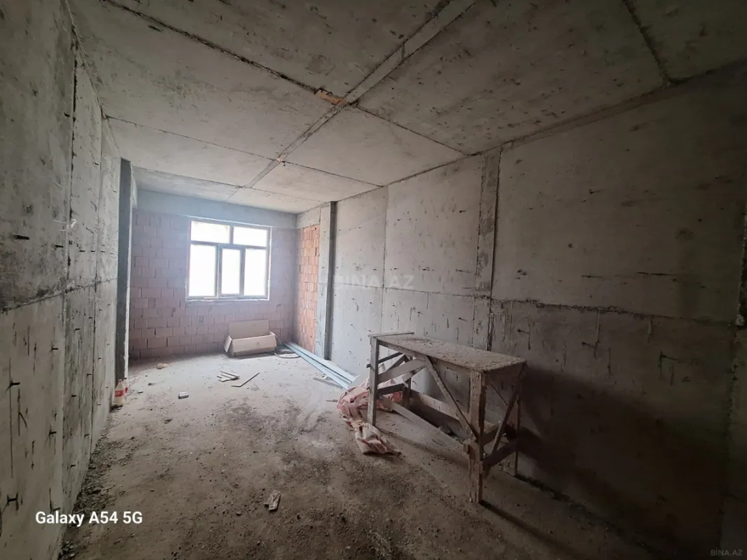 Satılır 2 otaqlı mənzil 92 m²