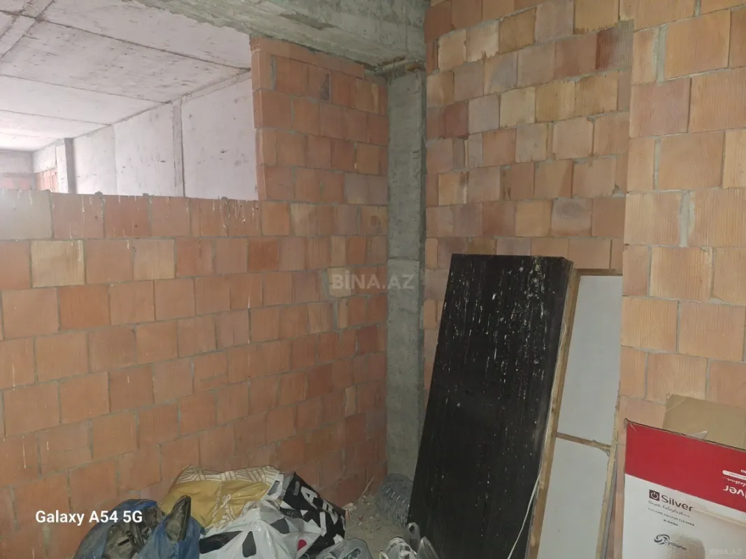 Satılır 2 otaqlı mənzil 92 m²