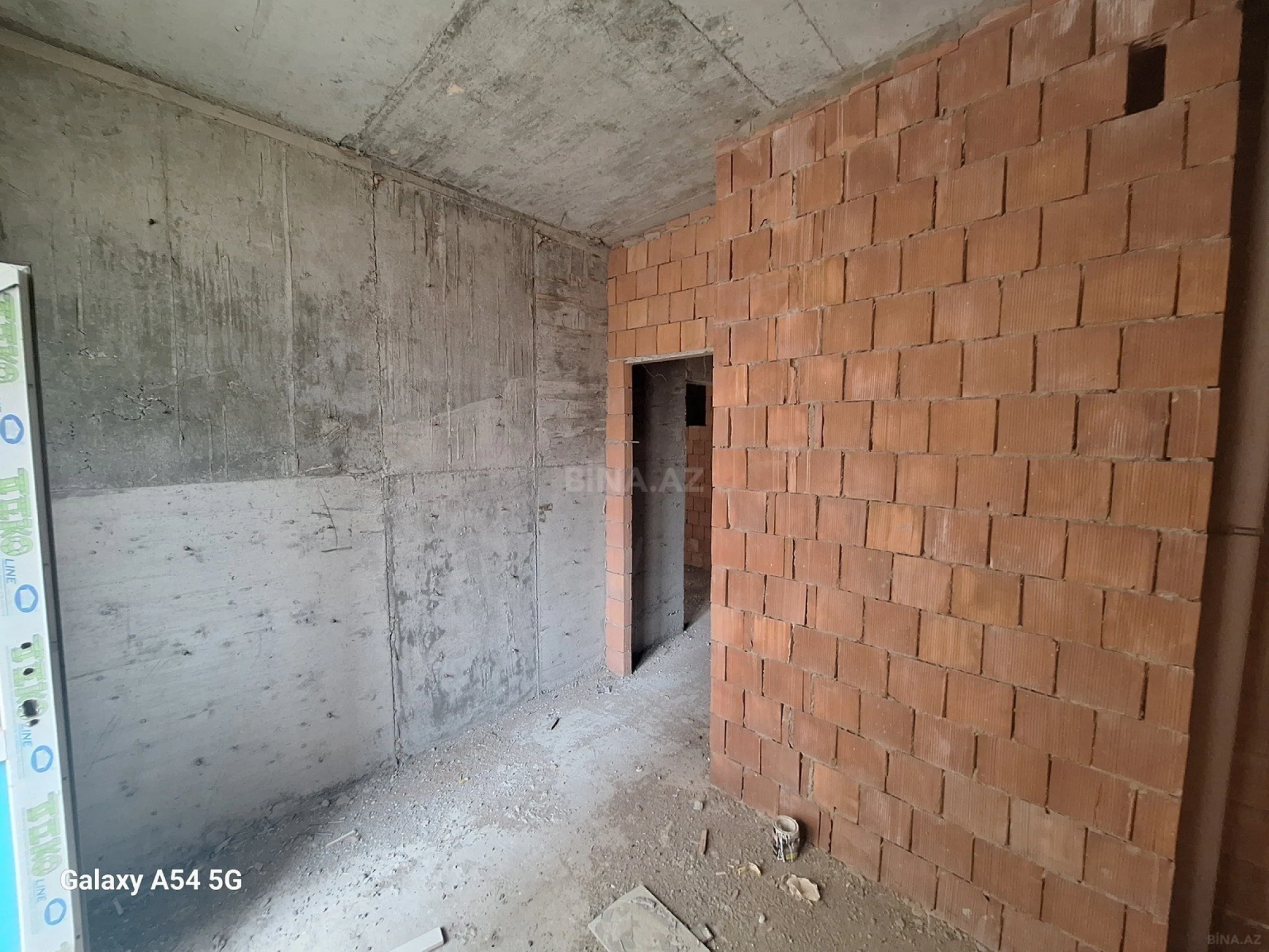 Satılır 2 otaqlı mənzil 92 m²