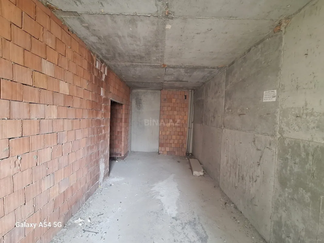 Satılır 2 otaqlı mənzil 92 m²