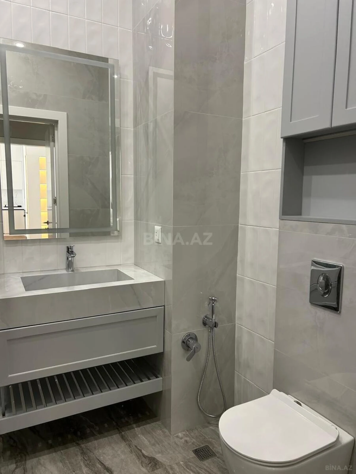 Kirayə verilir 2 otaqlı mənzil 80 m²