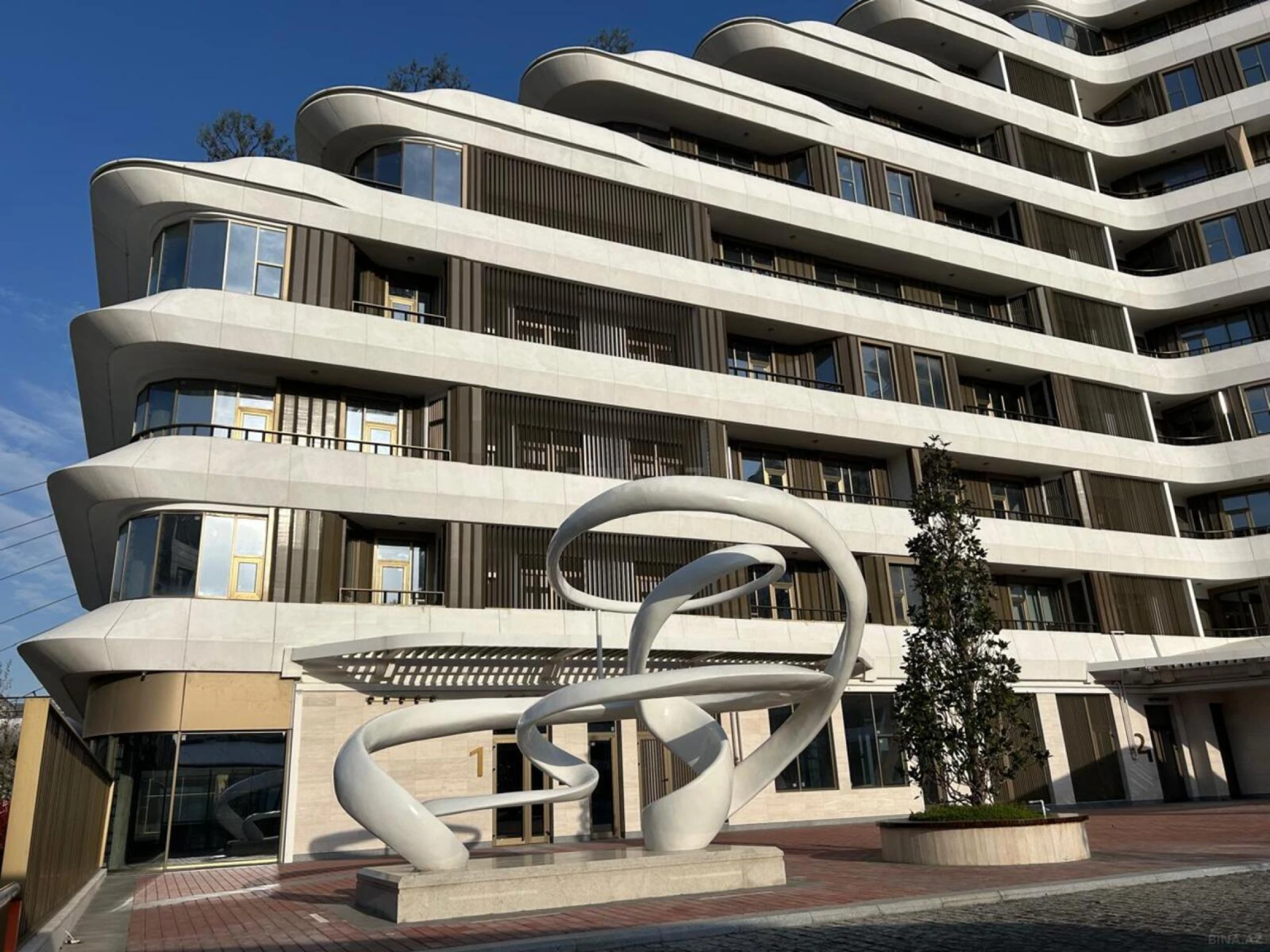 Kirayə verilir 2 otaqlı mənzil 80 m²