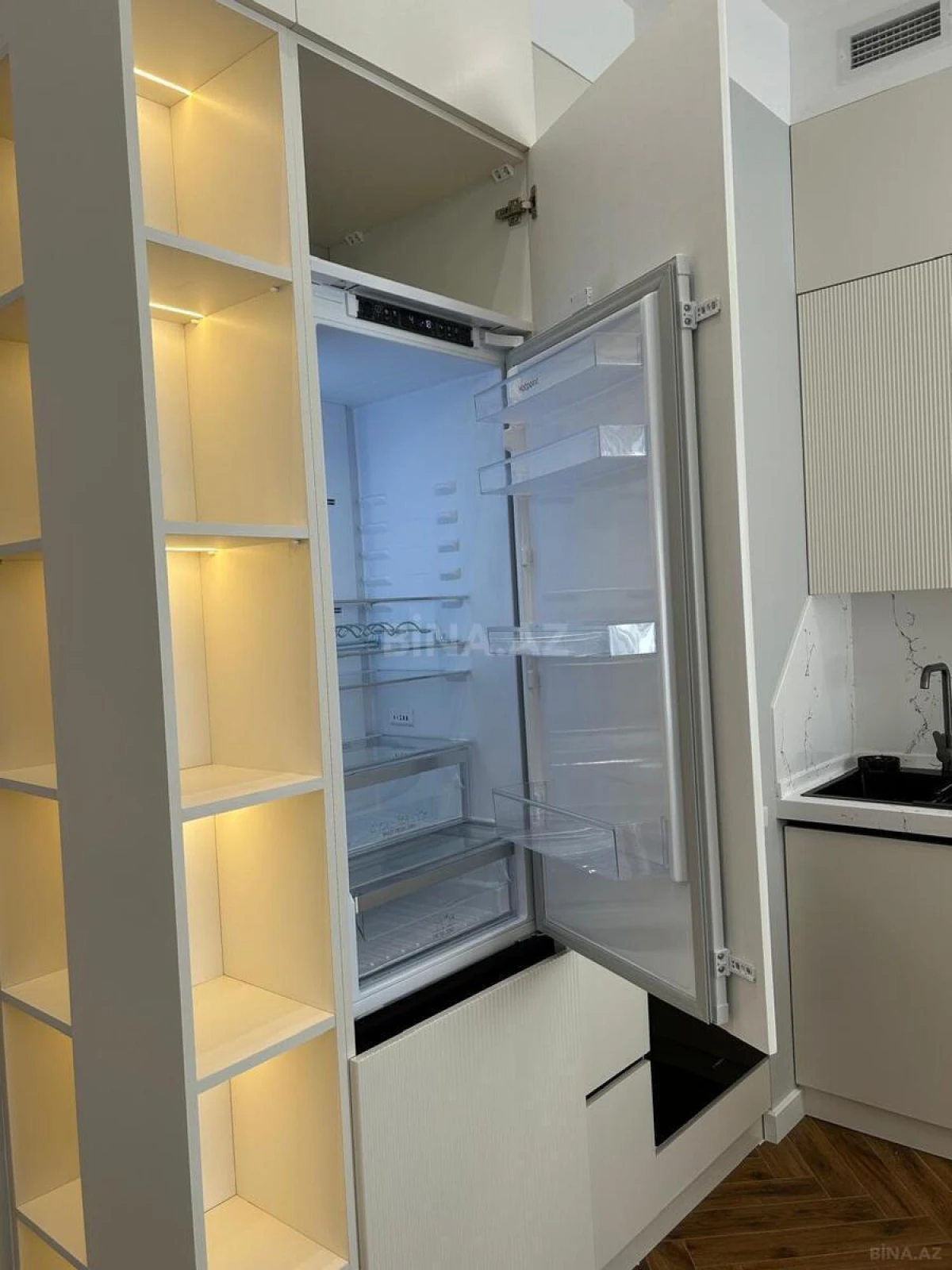 Kirayə verilir 2 otaqlı mənzil 80 m²