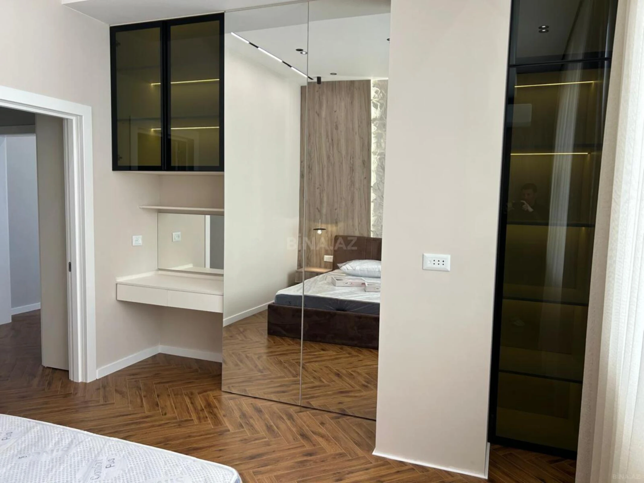 Kirayə verilir 2 otaqlı mənzil 80 m²