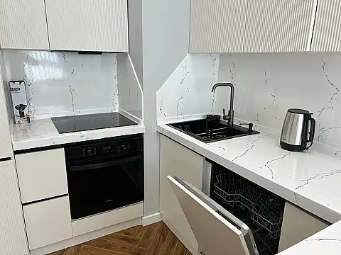 Kirayə verilir 2 otaqlı mənzil 80 m²