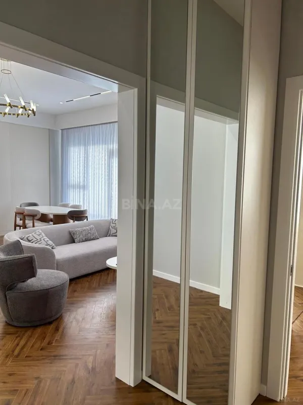 Kirayə verilir 2 otaqlı mənzil 80 m²