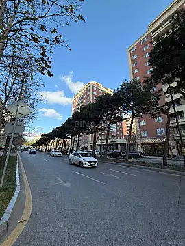 Satılır 4 otaqlı mənzil 212 m²