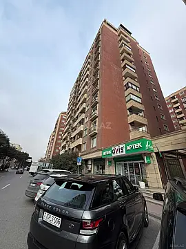 Satılır 4 otaqlı mənzil 212 m²