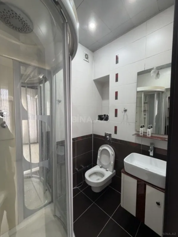 Satılır 4 otaqlı mənzil 212 m²