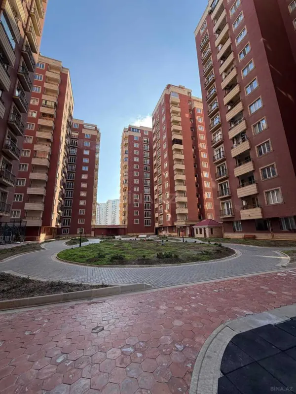Satılır 4 otaqlı mənzil 212 m²