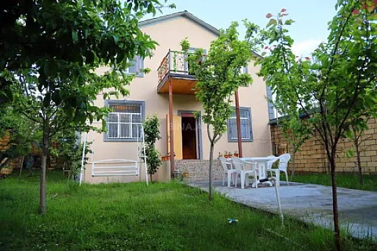 Satılır 7 otaqlı həyət evi 200 m² — Qəbələ 7 otaq 200.00 m²