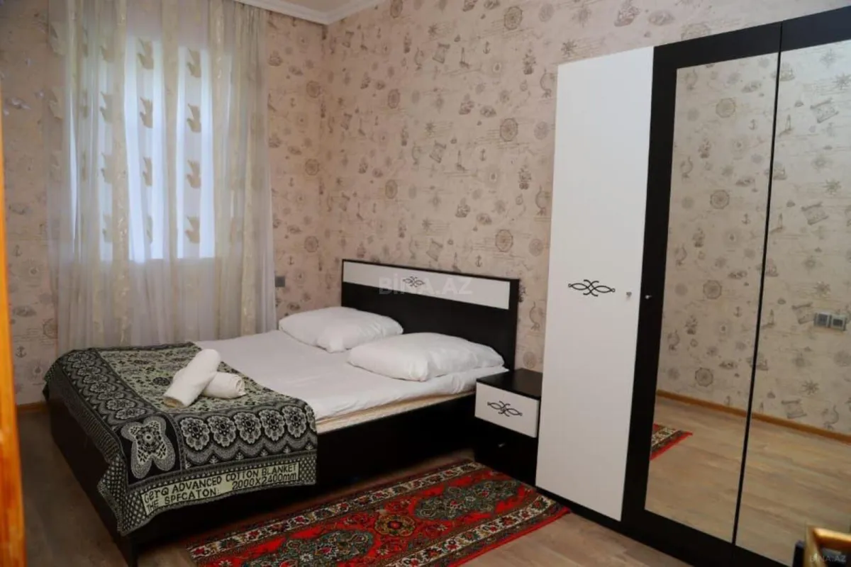 Satılır 7 otaqlı həyət evi 200 m²