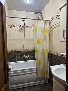 Satılır 4 otaqlı mənzil 101 m²