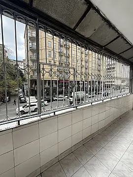 Satılır 4 otaqlı mənzil 101 m²