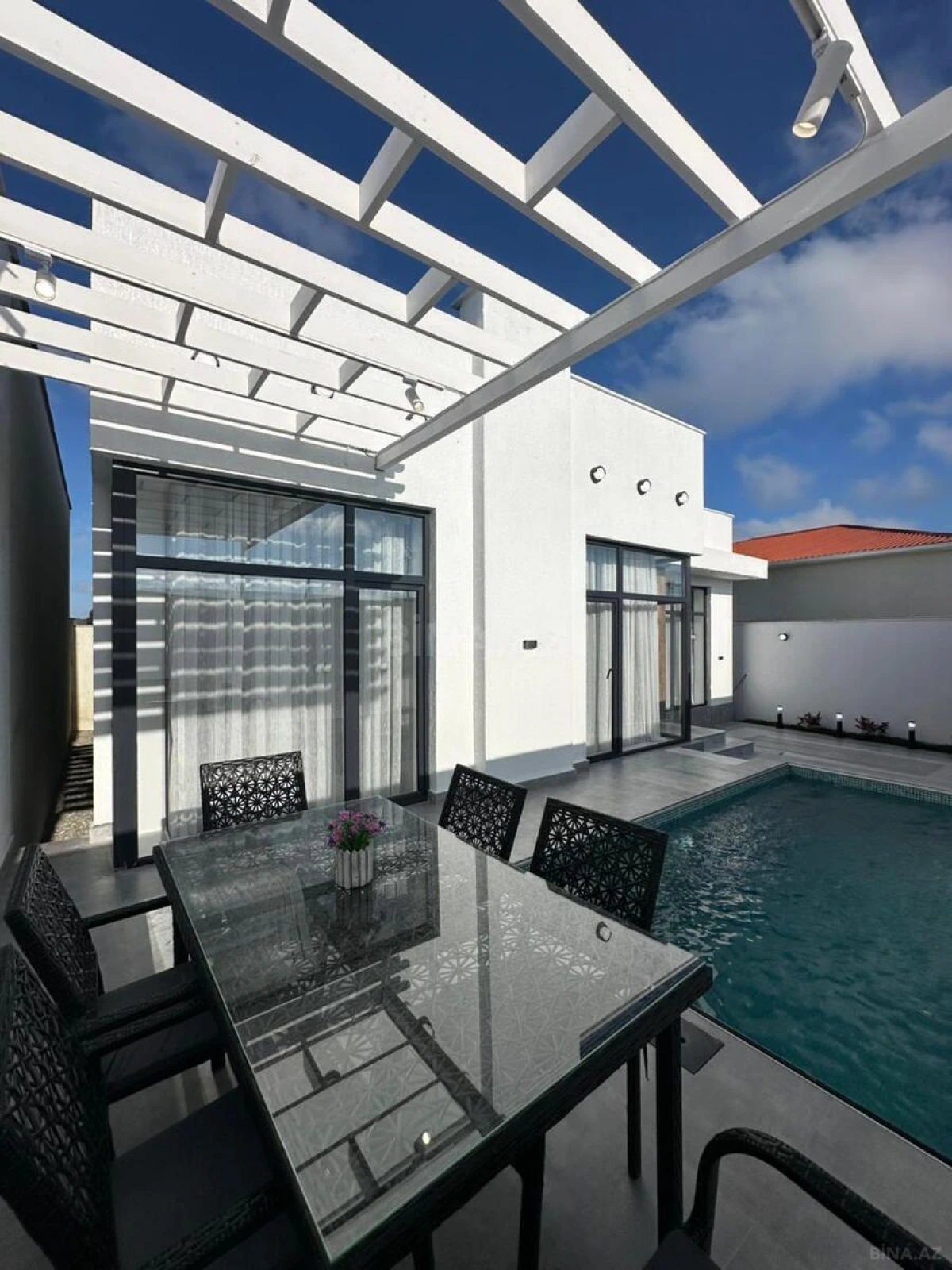 Satılır 4 otaqlı həyət evi 150 m²