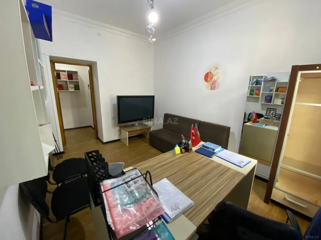 Kirayə verilir 9 otaqlı ofis 160 m²