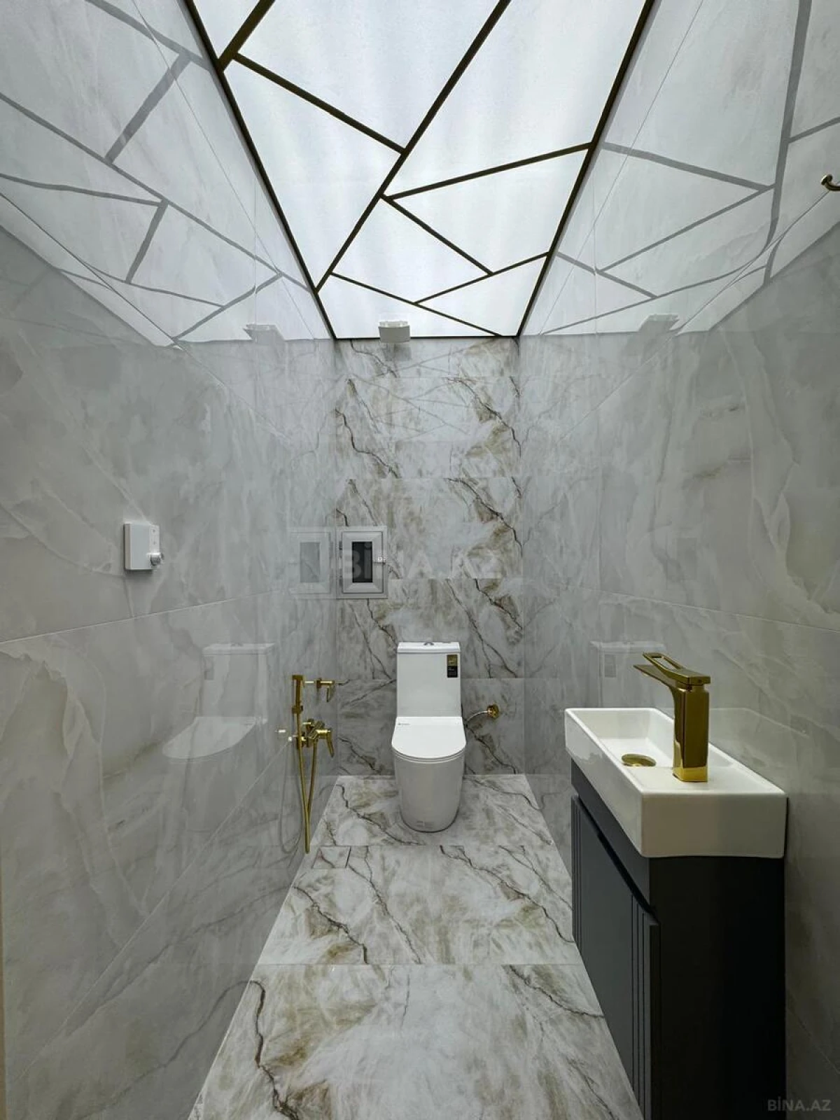 Satılır 3 otaqlı mənzil 110 m²