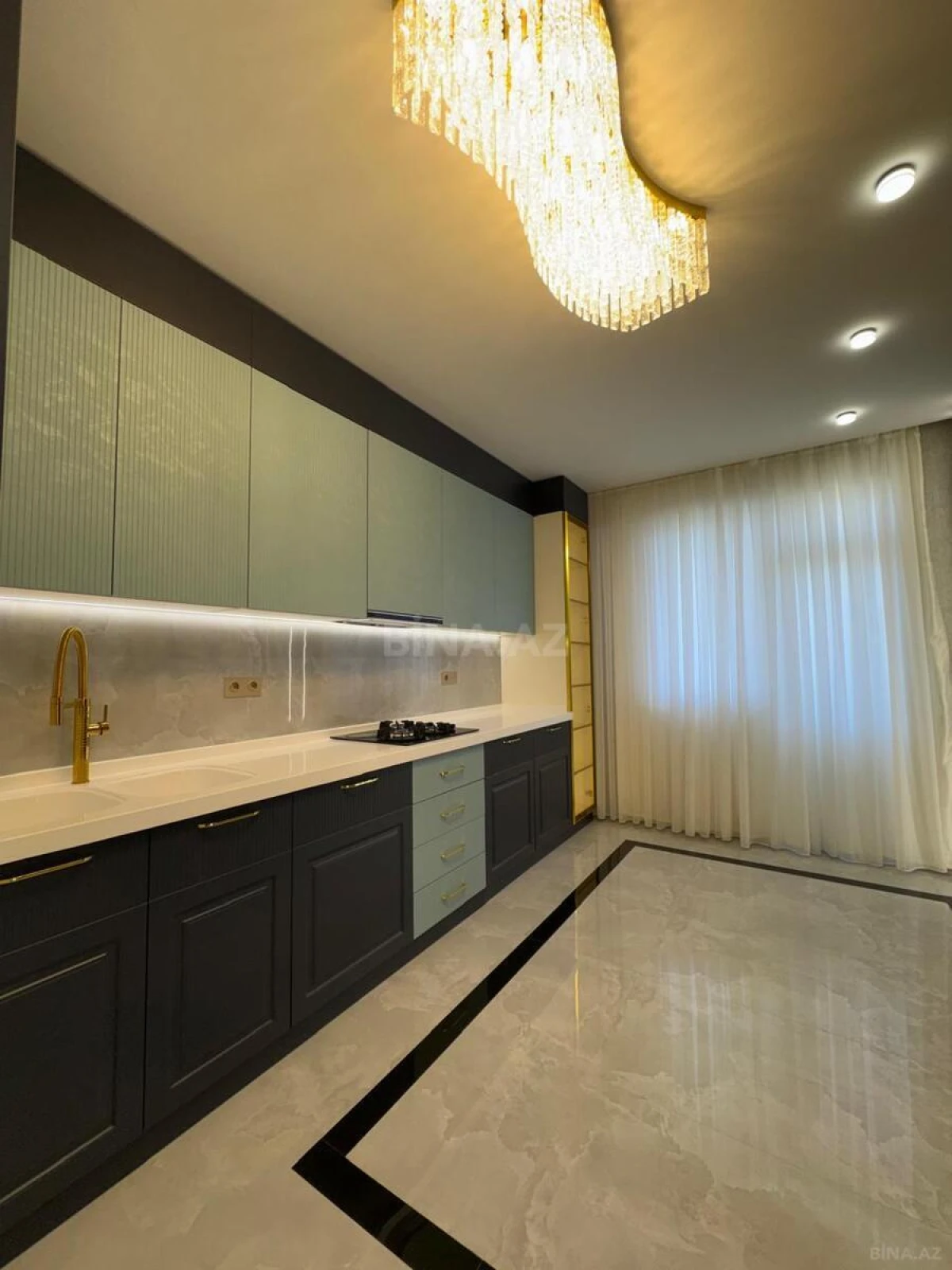 Satılır 3 otaqlı mənzil 110 m²