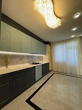 Satılır 3 otaqlı mənzil 110 m²