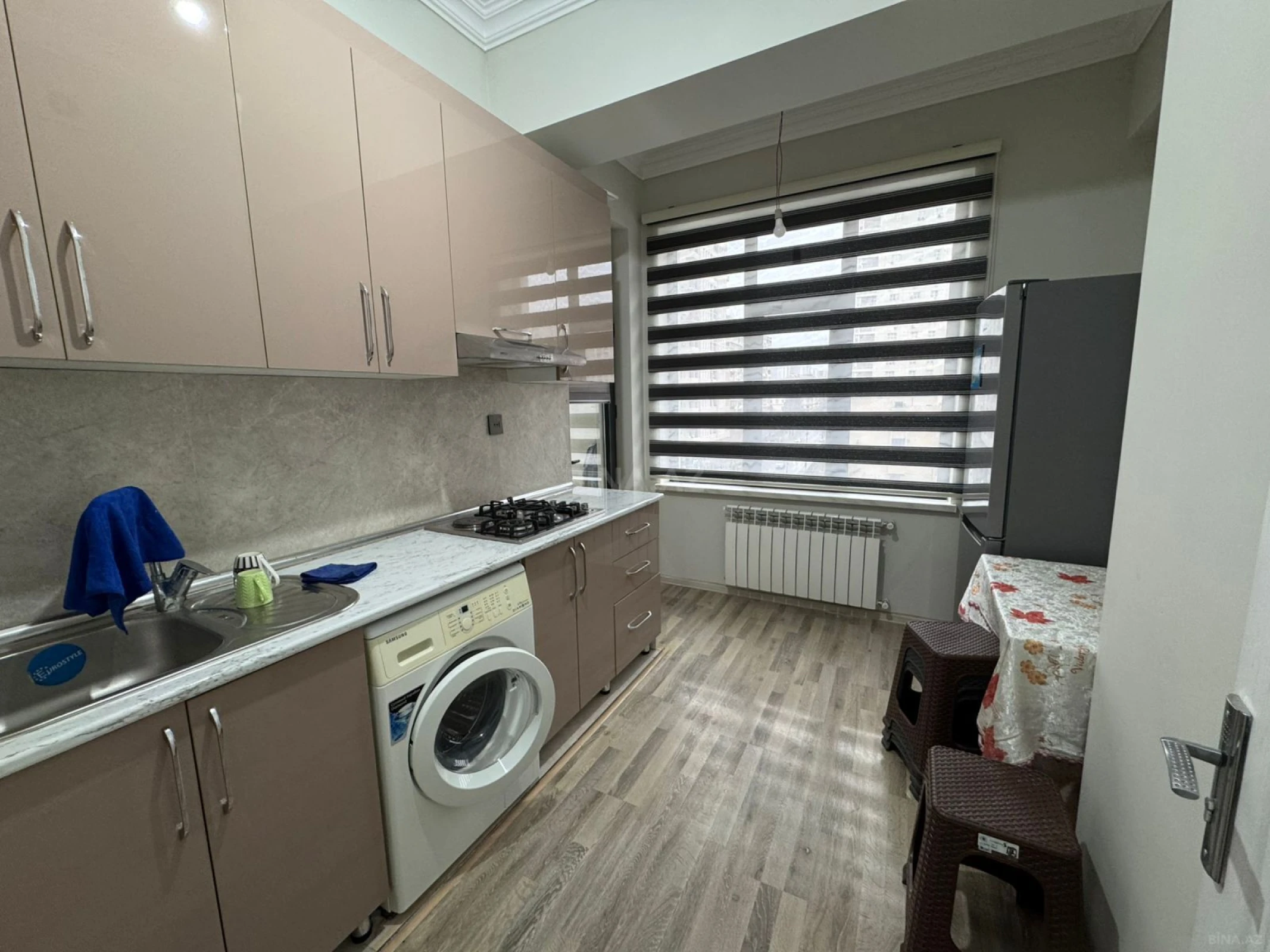 Kirayə verilir 2 otaqlı mənzil 65 m²
