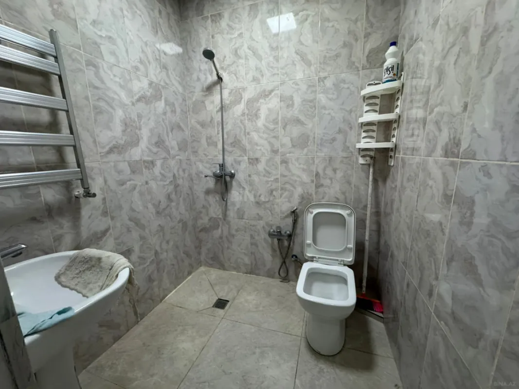 Kirayə verilir 2 otaqlı mənzil 65 m²