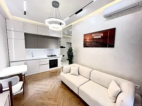 Satılır 2 otaqlı mənzil 47 m²