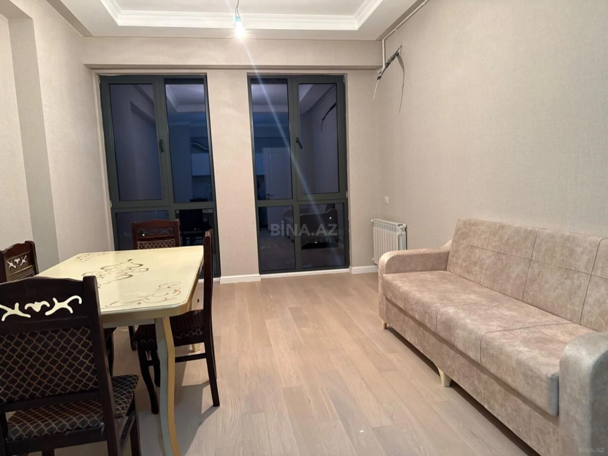 Kirayə verilir 2 otaqlı mənzil 60 m²